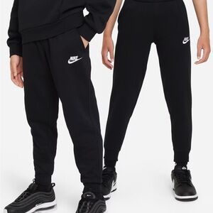 NEW Nike Kids Black Club Jogger Pants Boys Girls Small Black NWOT